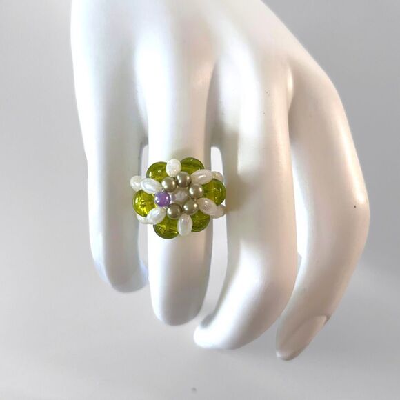 Vintage Beaded Flower Ring - Picture 1 of 5